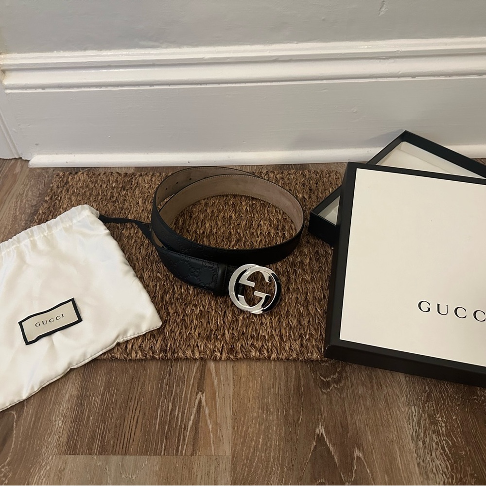 Gucci Leather Belt in Black with Large Silver Interlocking Gs - US 32